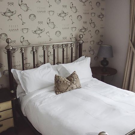 Longlands Inn & Cottages Carnforth Extérieur photo A bedroom at the hotel
