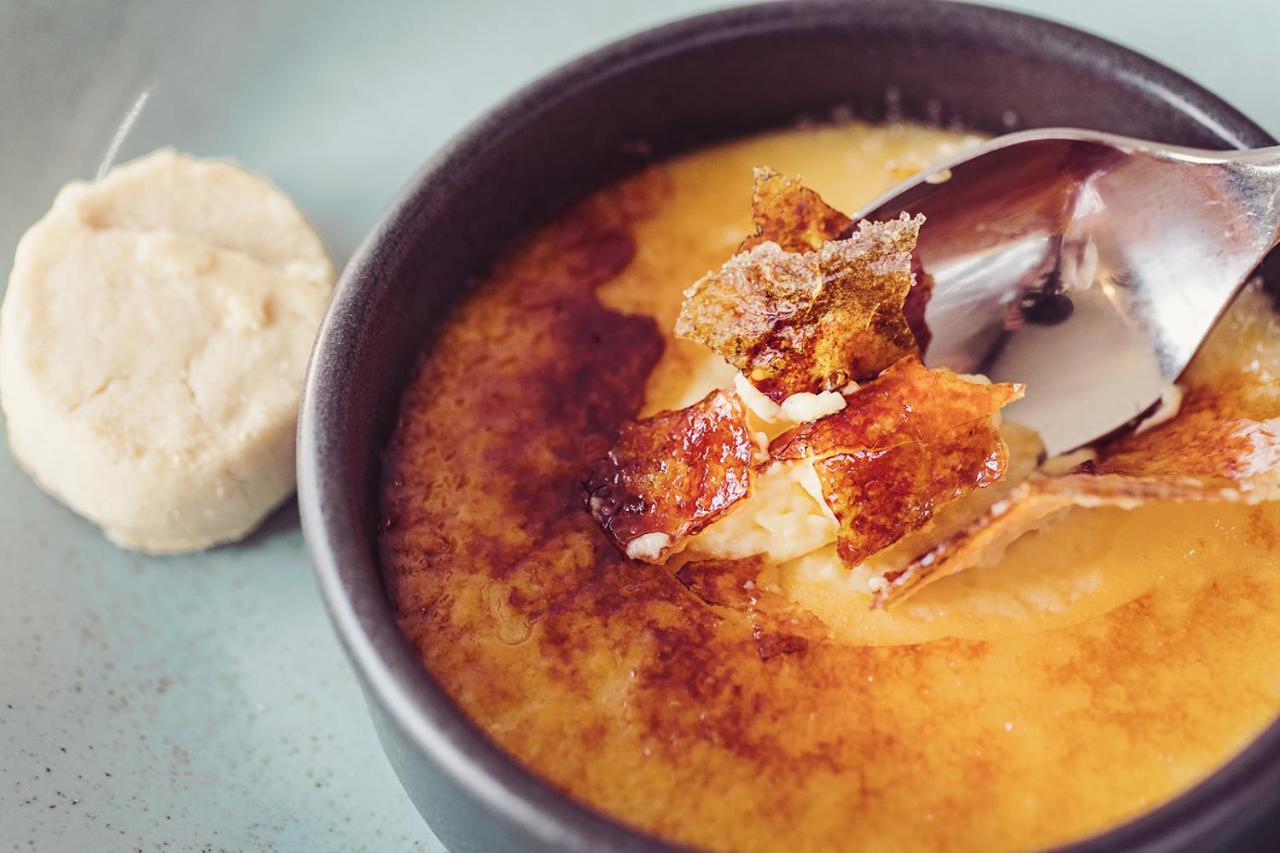 Longlands Inn & Cottages Carnforth Extérieur photo Croutons in a soup