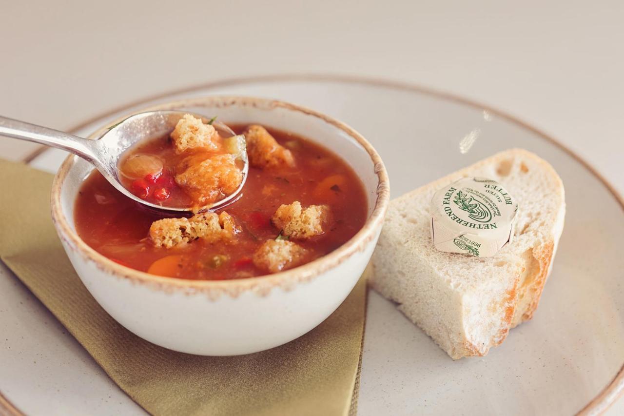 Longlands Inn & Cottages Carnforth Extérieur photo A bowl of soup with a bread roll