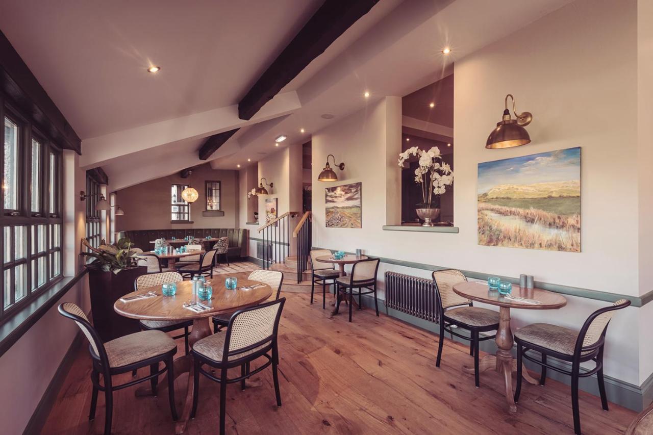 Longlands Inn & Cottages Carnforth Extérieur photo The restaurant at The Old Ship Hotel