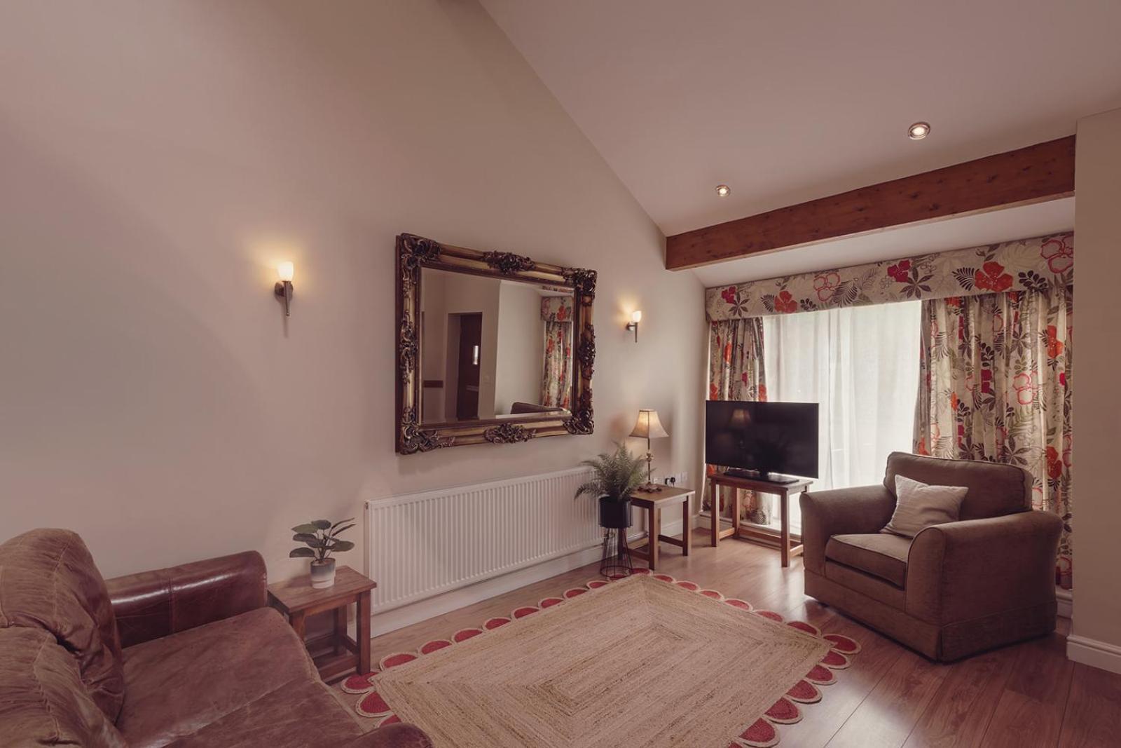 Longlands Inn & Cottages Carnforth Extérieur photo The interior of a typical cottage at the resort