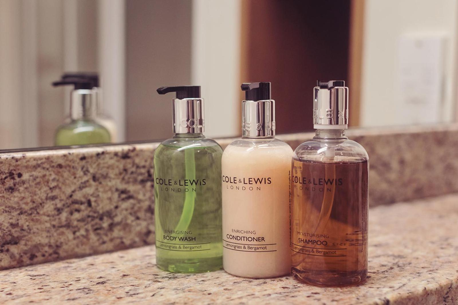 Longlands Inn & Cottages Carnforth Extérieur photo Soap, shampoo and body wash