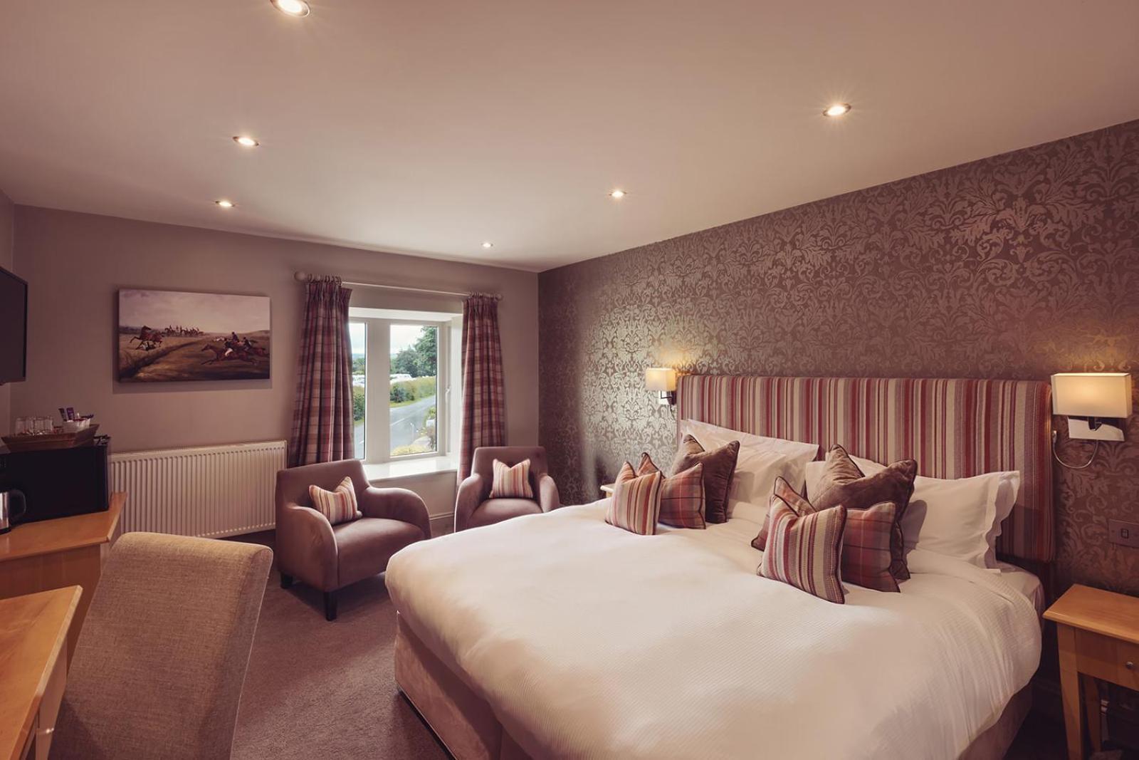 Longlands Inn & Cottages Carnforth Extérieur photo A bedroom at the hotel