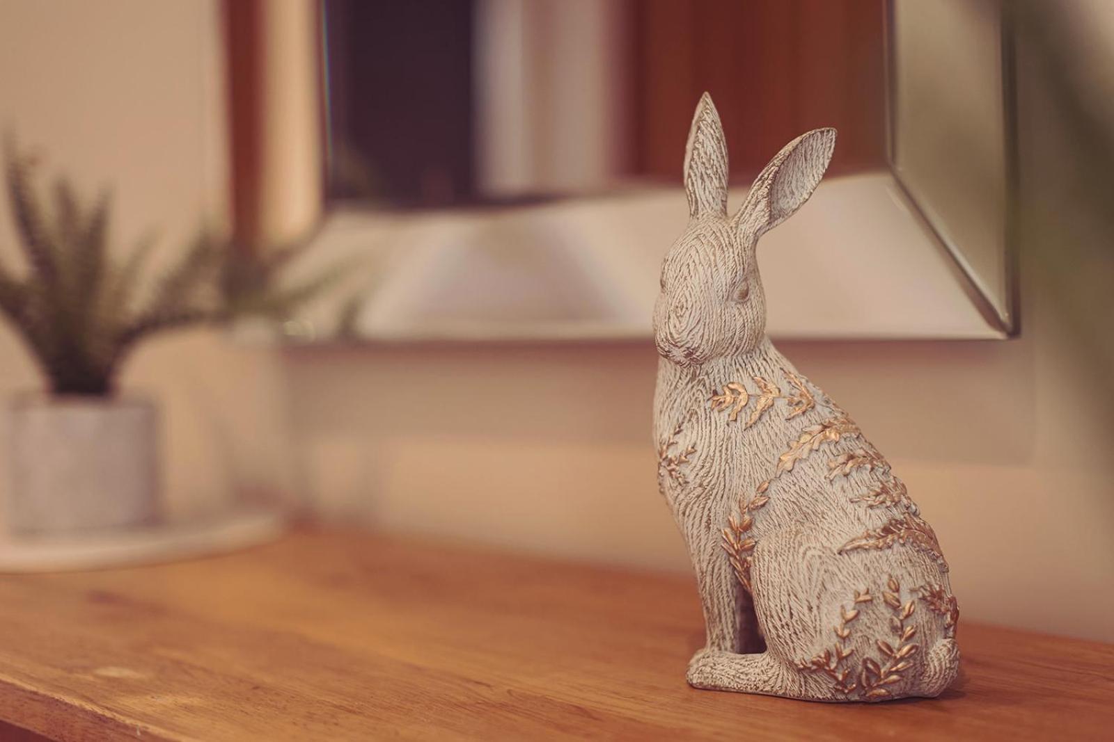 Longlands Inn & Cottages Carnforth Extérieur photo A rabbit figurine